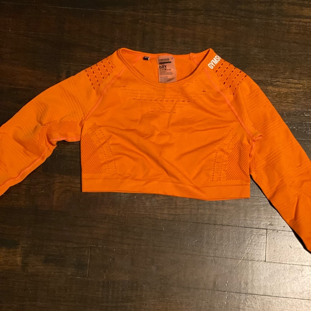 Cropped Gymshark top
